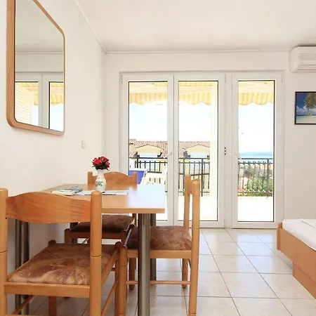 Apartments With Parking Space Orebic, Peljesac - 10160 Orebic